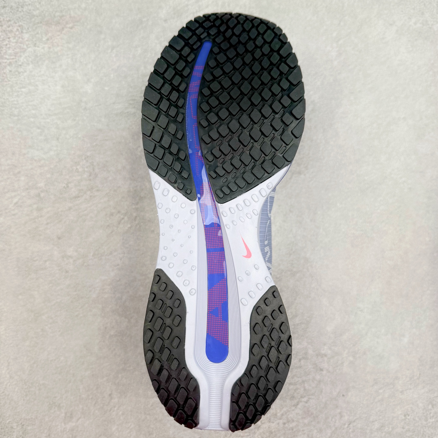  Nike Pegasus Premium 低筒 简约舒适 织物网布耐磨减震防滑 休闲城市通勤体测体考竞速训练跑步鞋 男女同款 白紫色  HQ2592-004