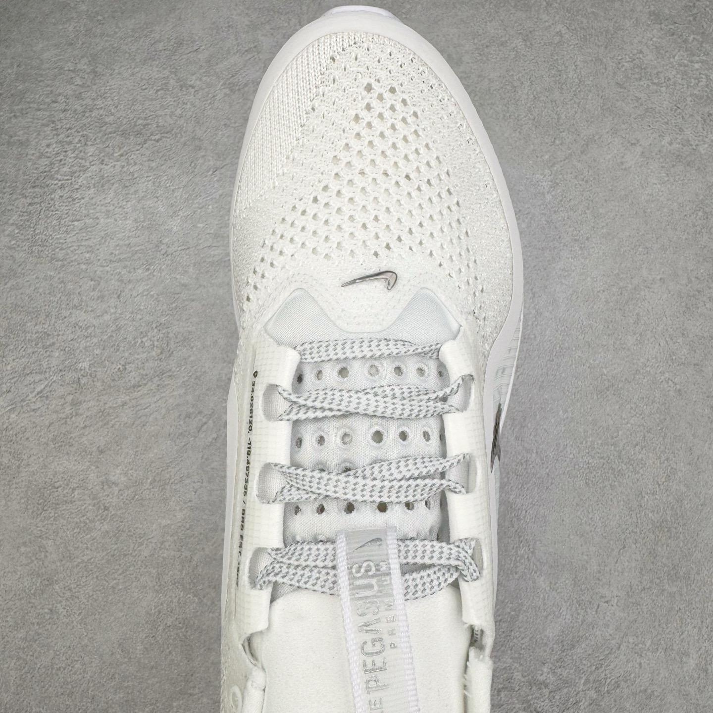 Nike Pegasus Premium 低筒 简约舒适 织物网布耐磨减震防滑 休闲城市通勤体测体考竞速训练跑步鞋 男女同款 白银 HQ2592-102