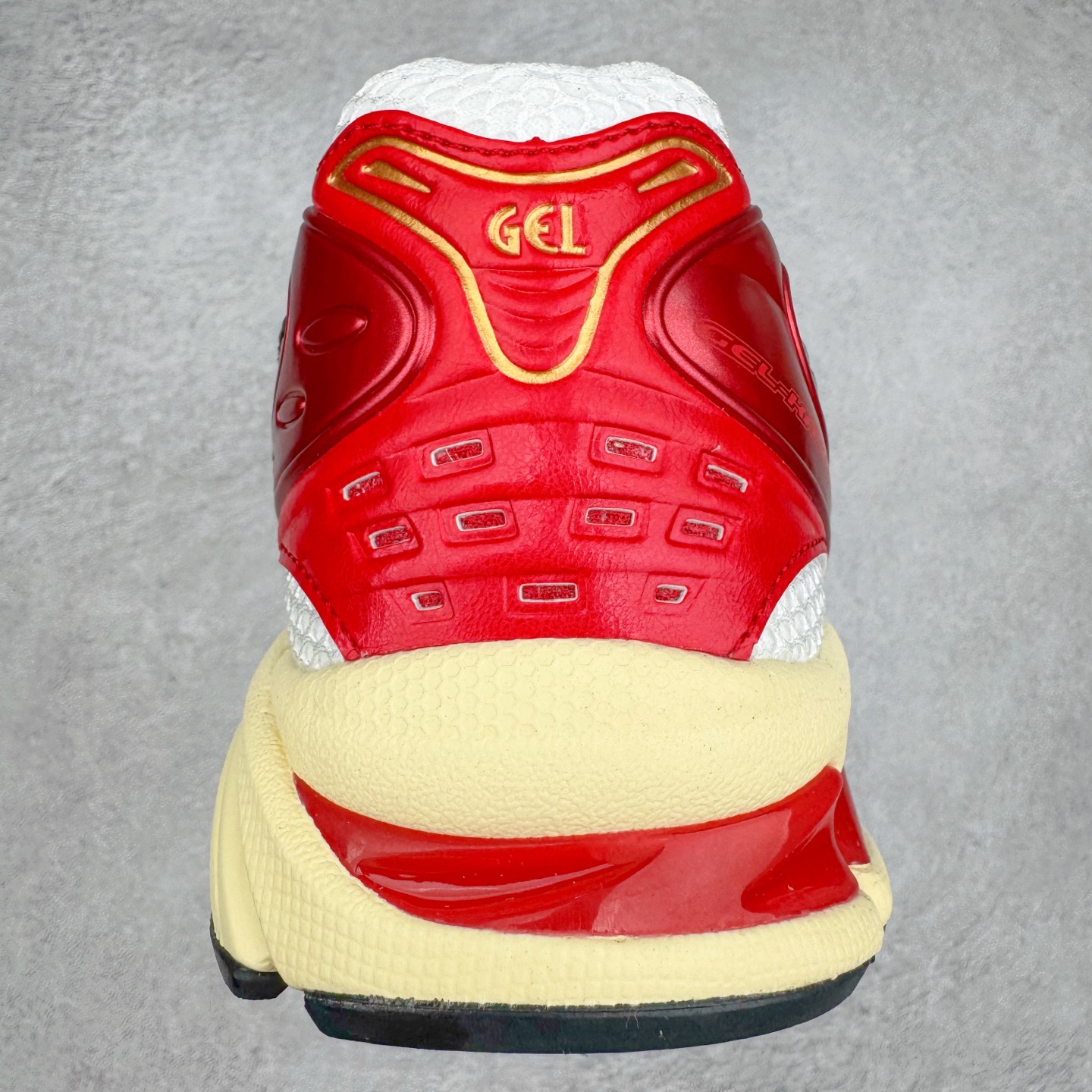 新版 Sneaker Politics ASICS GEL-KAYANO K14 亚瑟士  低筒 减震 户外 运动鞋 跑步鞋  休闲鞋 板鞋 男女同款  银红 1203A692-100