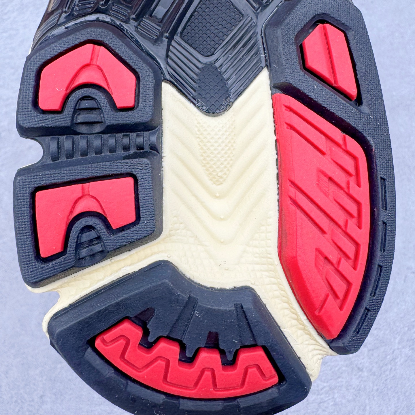 新版 Sneaker Politics ASICS GEL-KAYANO K14 亚瑟士  低筒 减震 户外 运动鞋 跑步鞋  休闲鞋 板鞋 男女同款  银红 1203A692-100