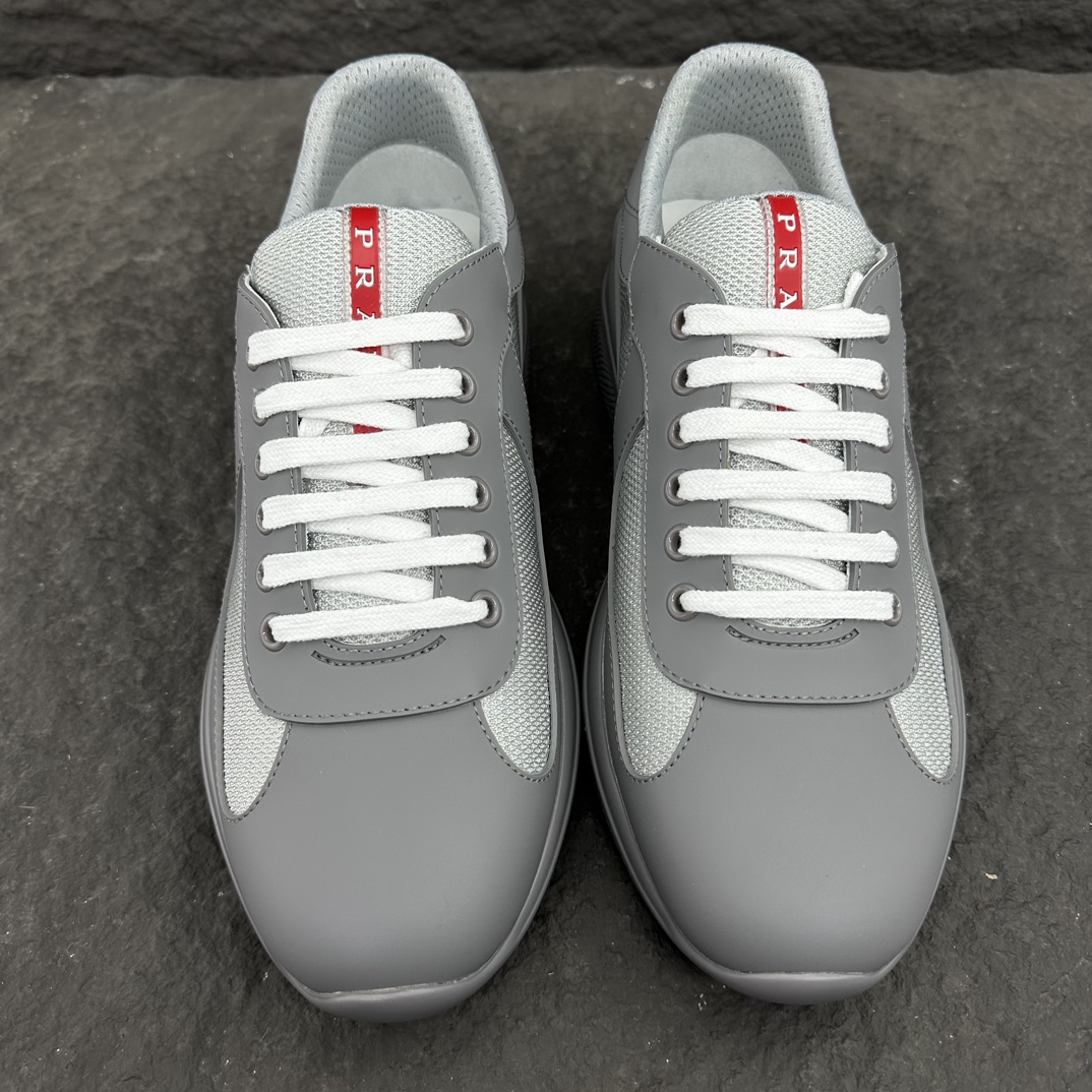 普拉达  Prada America's Cup 系列 雾面皮革和织物面料运动鞋 男女同款 灰色 