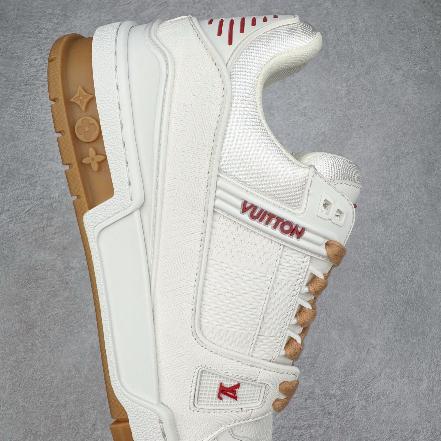 Louis Vuitton  LV Trainer 路易威登 低筒 休闲鞋 板鞋 运动鞋 男鞋 女鞋 白色生胶 1AHTS7