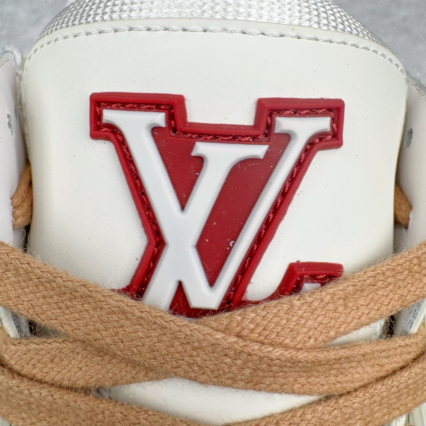 Louis Vuitton  LV Trainer 路易威登 低筒 休闲鞋 板鞋 运动鞋 男鞋 女鞋 白色生胶 1AHTS7