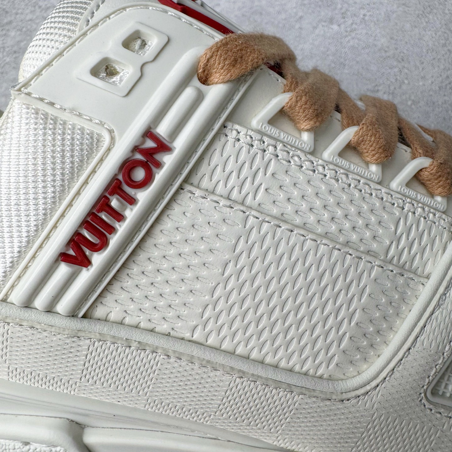 Louis Vuitton  LV Trainer 路易威登 低筒 休闲鞋 板鞋 运动鞋 男鞋 女鞋 白色生胶 1AHTS7