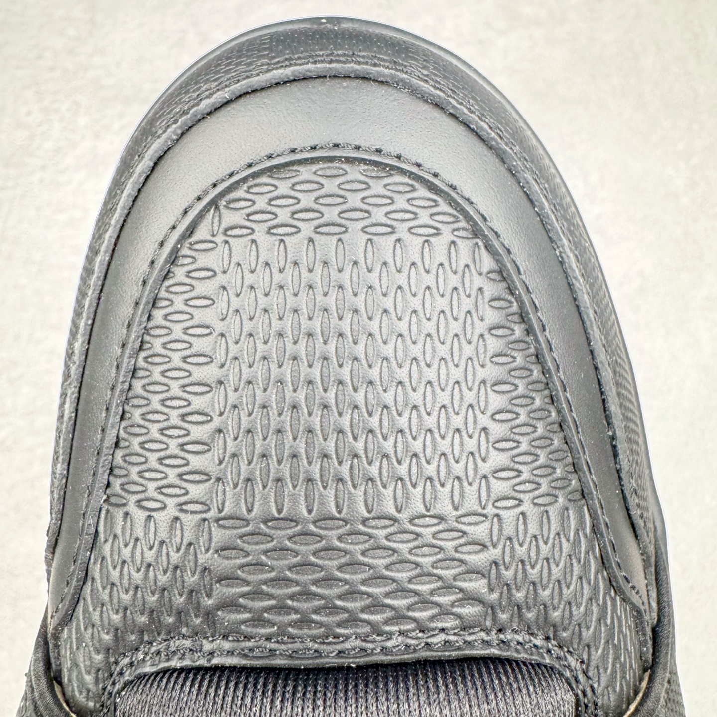 Louis Vuitton  LV Trainer 路易威登 低筒 休闲鞋 板鞋 运动鞋 男鞋 女鞋 黑色生胶 1AHTSQ