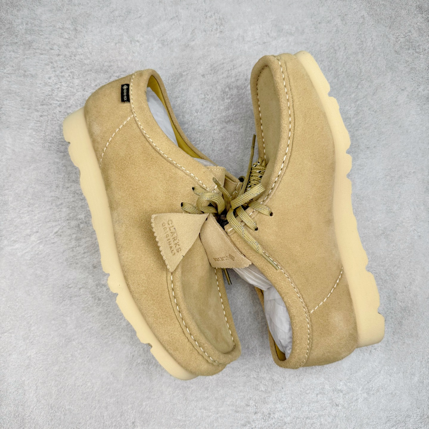  Clarks Originals WALLABEE 其乐时尚复古休闲鞋袋鼠鞋GTX男款时尚复古休闲鞋 卡其色 261792594