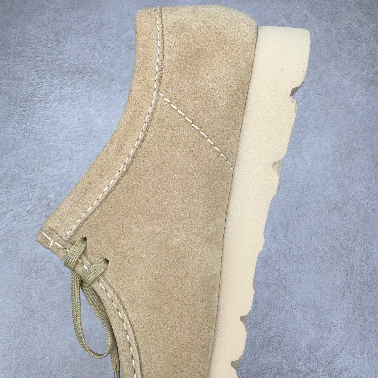  Clarks Originals WALLABEE 其乐时尚复古休闲鞋袋鼠鞋GTX男款时尚复古休闲鞋 卡其色 261792594