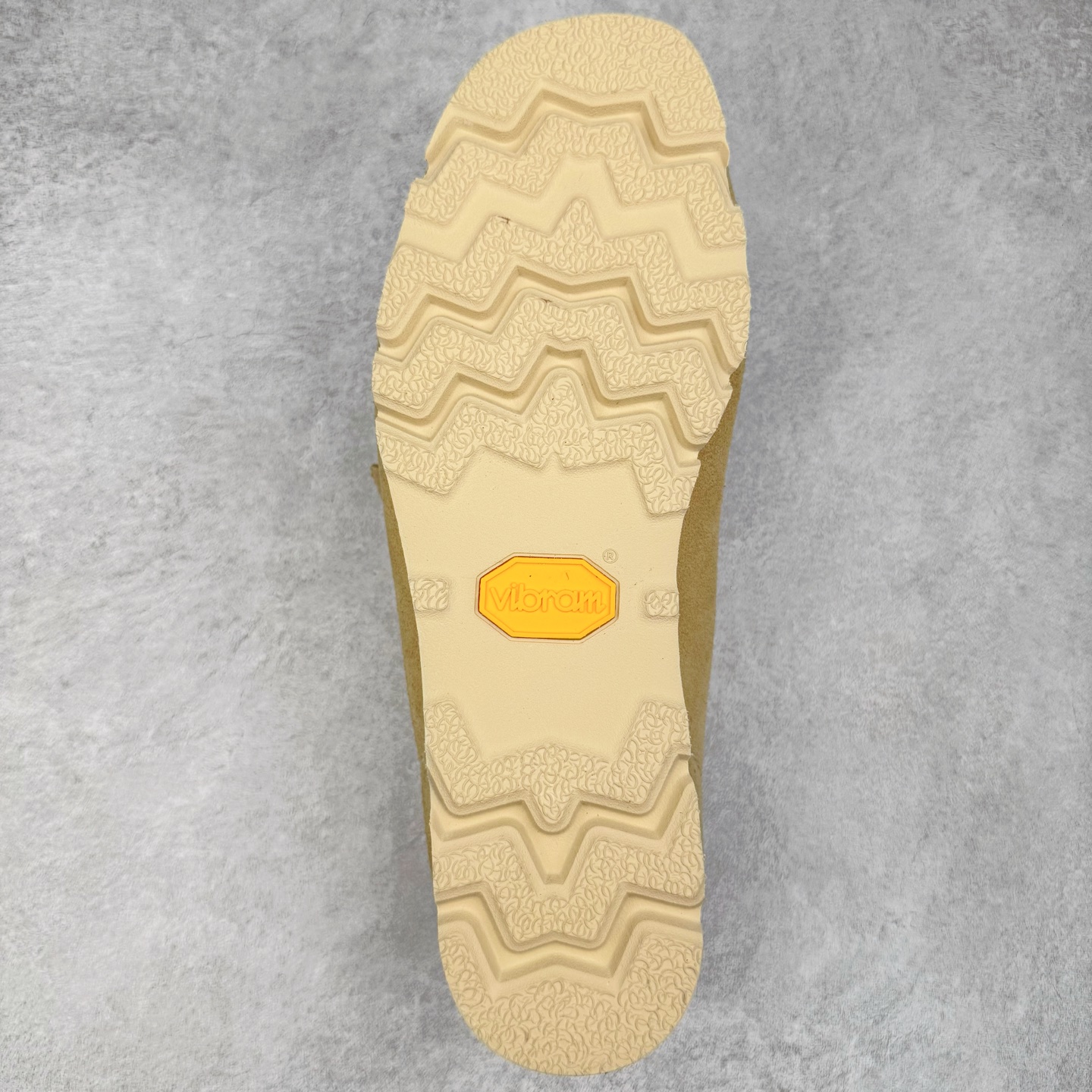  Clarks Originals WALLABEE 其乐时尚复古休闲鞋袋鼠鞋GTX男款时尚复古休闲鞋 卡其色 261792594