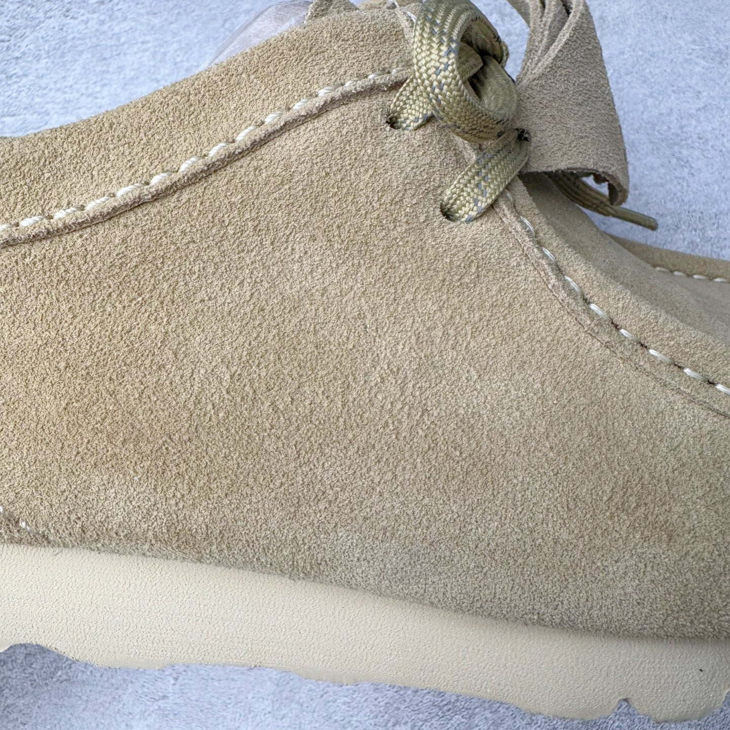  Clarks Originals WALLABEE 其乐时尚复古休闲鞋袋鼠鞋GTX男款时尚复古休闲鞋 卡其色 261792594