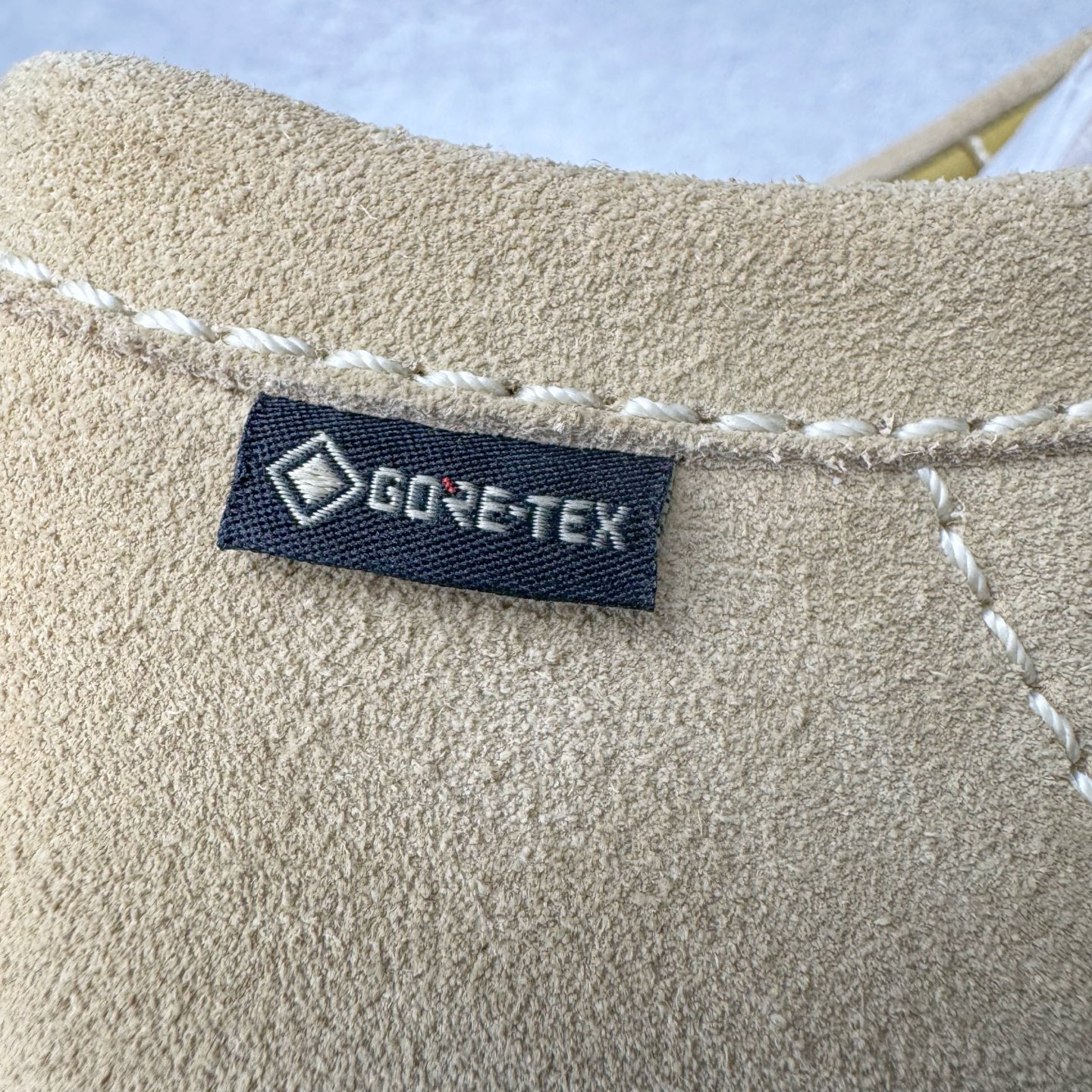  Clarks Originals WALLABEE 其乐时尚复古休闲鞋袋鼠鞋GTX男款时尚复古休闲鞋 卡其色 261792594