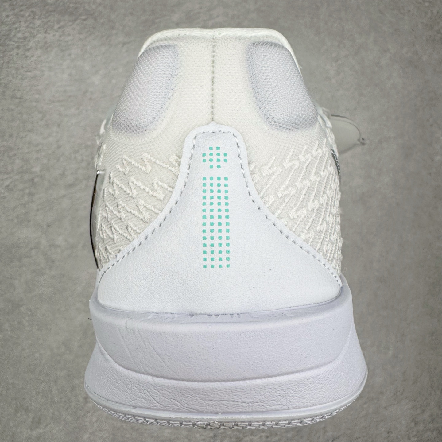 Sabrina 2 Colour Vision 低筒 萨布丽娜二代 前掌扇形zoom  后掌马蹄ZOOM气垫 篮球鞋 波鞋 男鞋  白色FZ1517-101