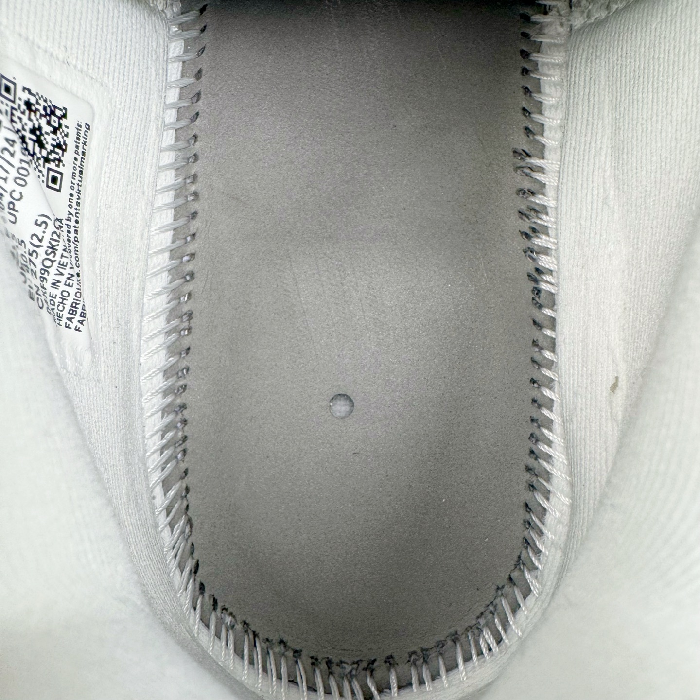 Sabrina 2 Colour Vision 低筒 萨布丽娜二代 前掌扇形zoom  后掌马蹄ZOOM气垫 篮球鞋 波鞋 男鞋  白色FZ1517-101