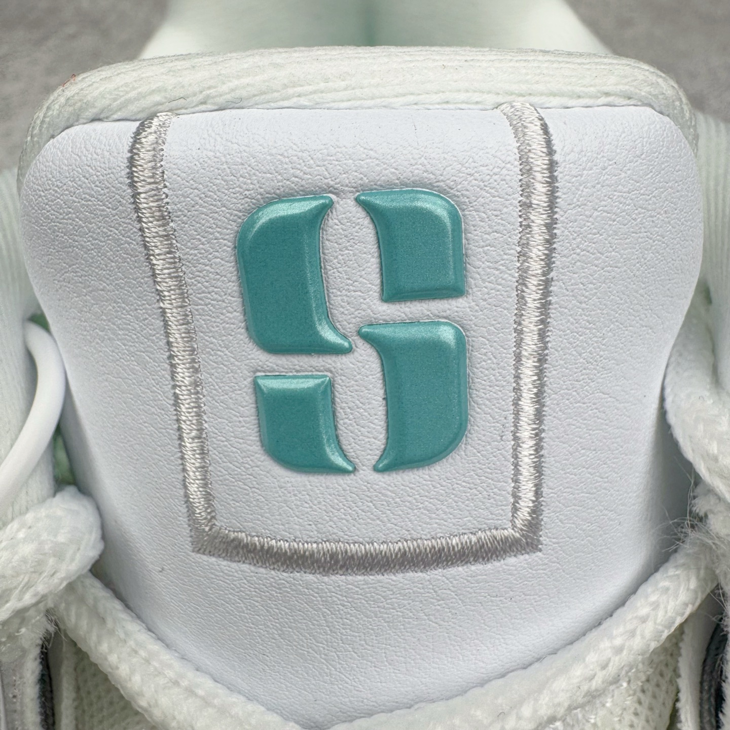 Sabrina 2 Colour Vision 低筒 萨布丽娜二代 前掌扇形zoom  后掌马蹄ZOOM气垫 篮球鞋 波鞋 男鞋  白色FZ1517-101