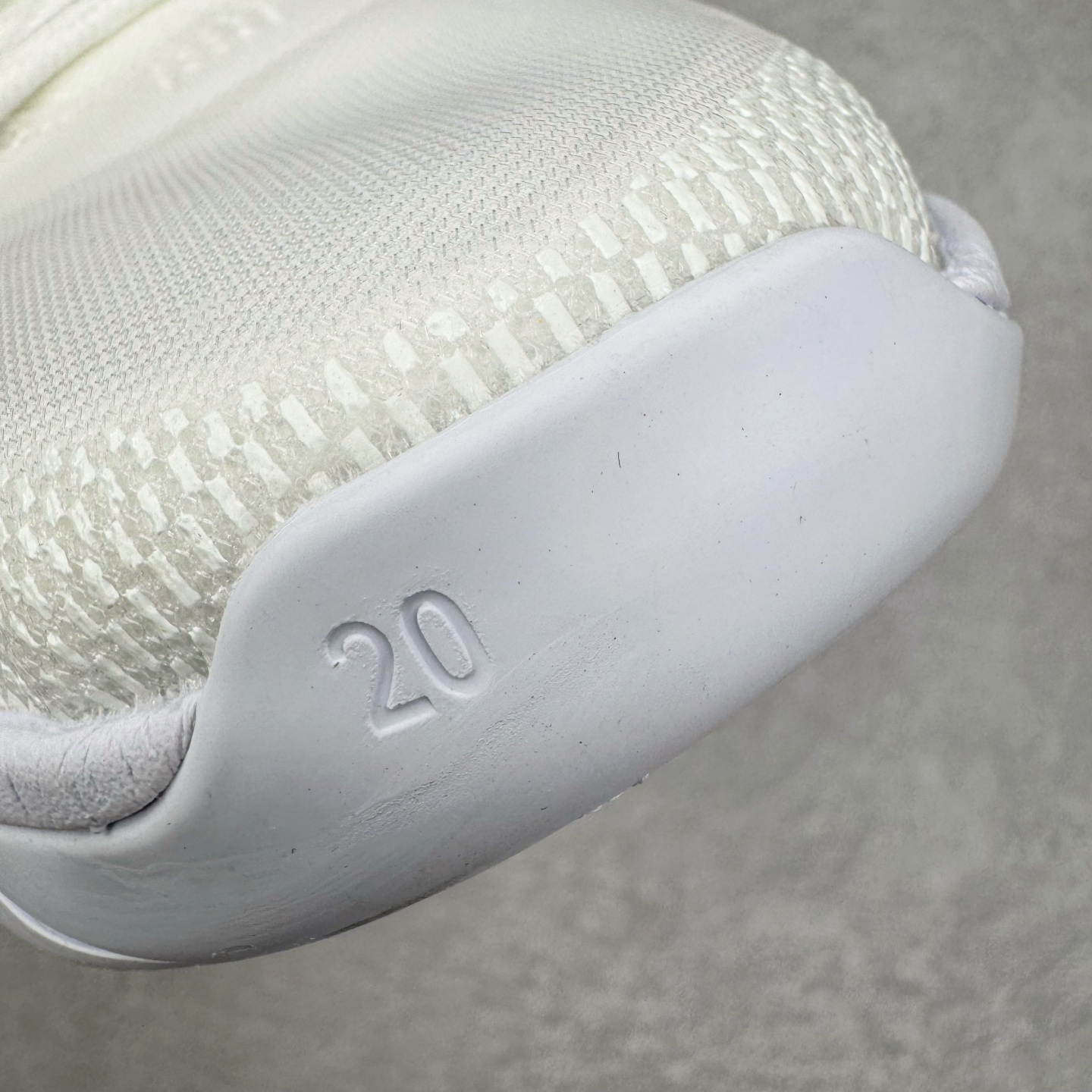 Sabrina 2 Colour Vision 低筒 萨布丽娜二代 前掌扇形zoom  后掌马蹄ZOOM气垫 篮球鞋 波鞋 男鞋  白色FZ1517-101