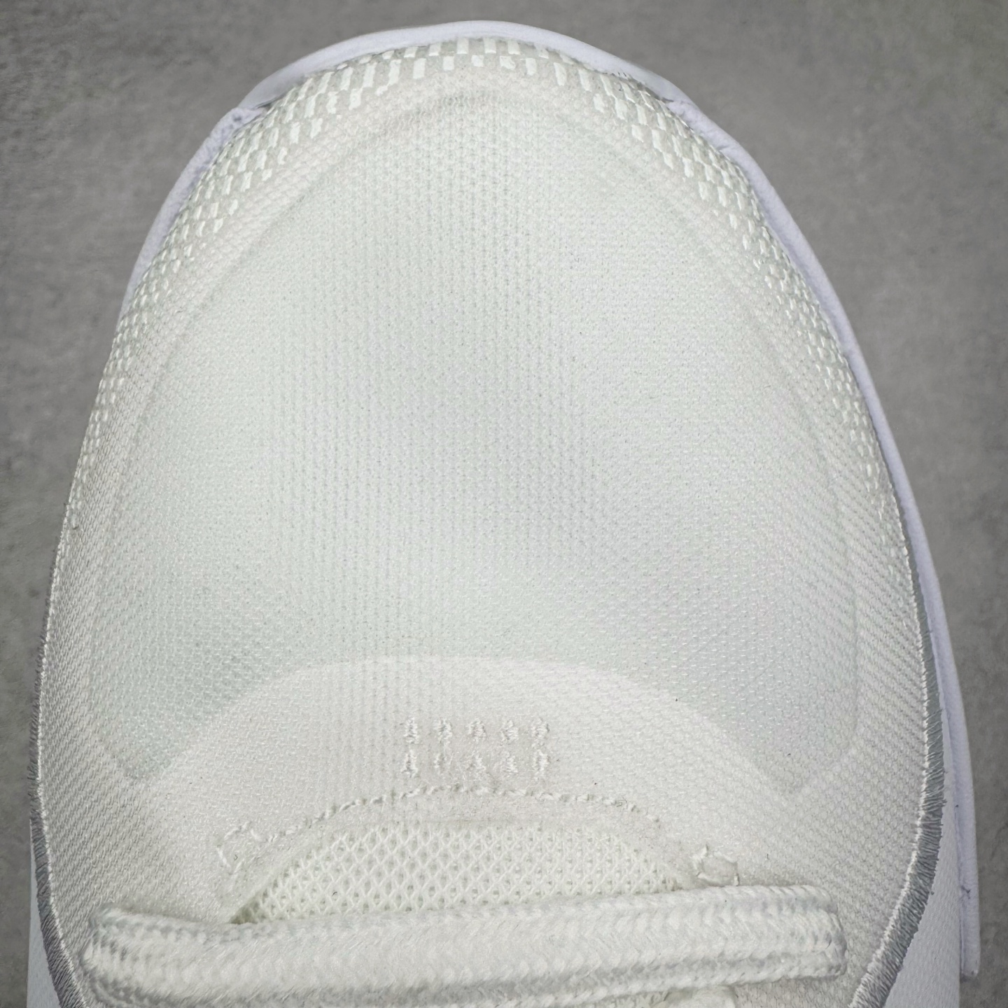 Sabrina 2 Colour Vision 低筒 萨布丽娜二代 前掌扇形zoom  后掌马蹄ZOOM气垫 篮球鞋 波鞋 男鞋  白色FZ1517-101