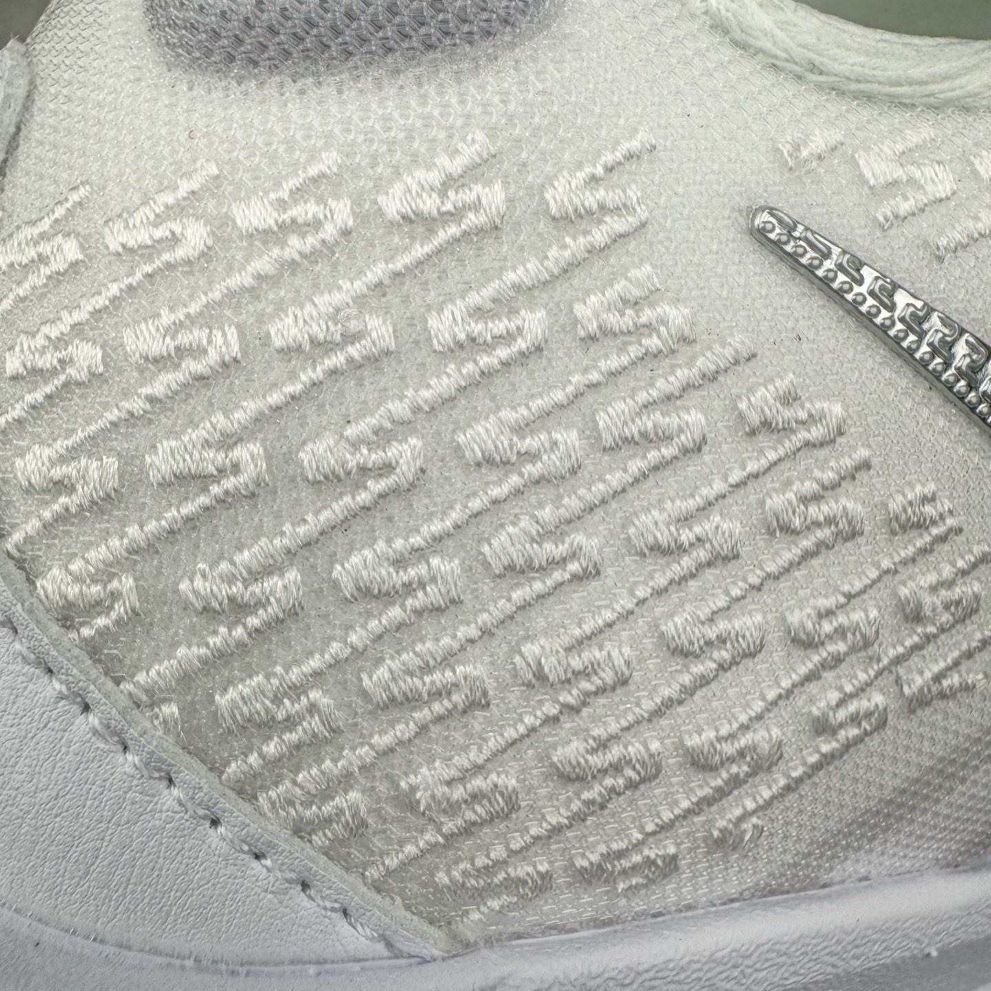 Sabrina 2 Colour Vision 低筒 萨布丽娜二代 前掌扇形zoom  后掌马蹄ZOOM气垫 篮球鞋 波鞋 男鞋  白色FZ1517-101