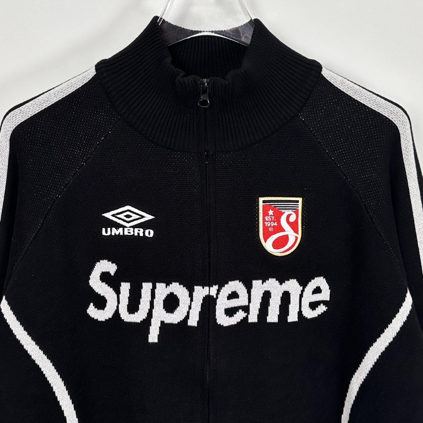 套装 Supreme Umbro 联名款 SS25 胸前刺绣logo 宽松针织毛衣 美式潮流秋衣长袖T恤 短裤 蓝色 黑色 紫色 红色  SUP-SS25-236