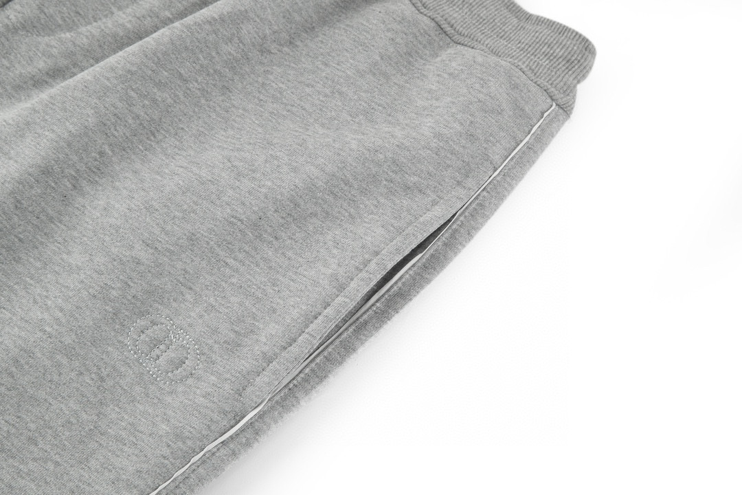 DIOR 迪奥 标识刺绣纯色  长裤 裤子卫裤 灰色B0 513J132A0531-C878