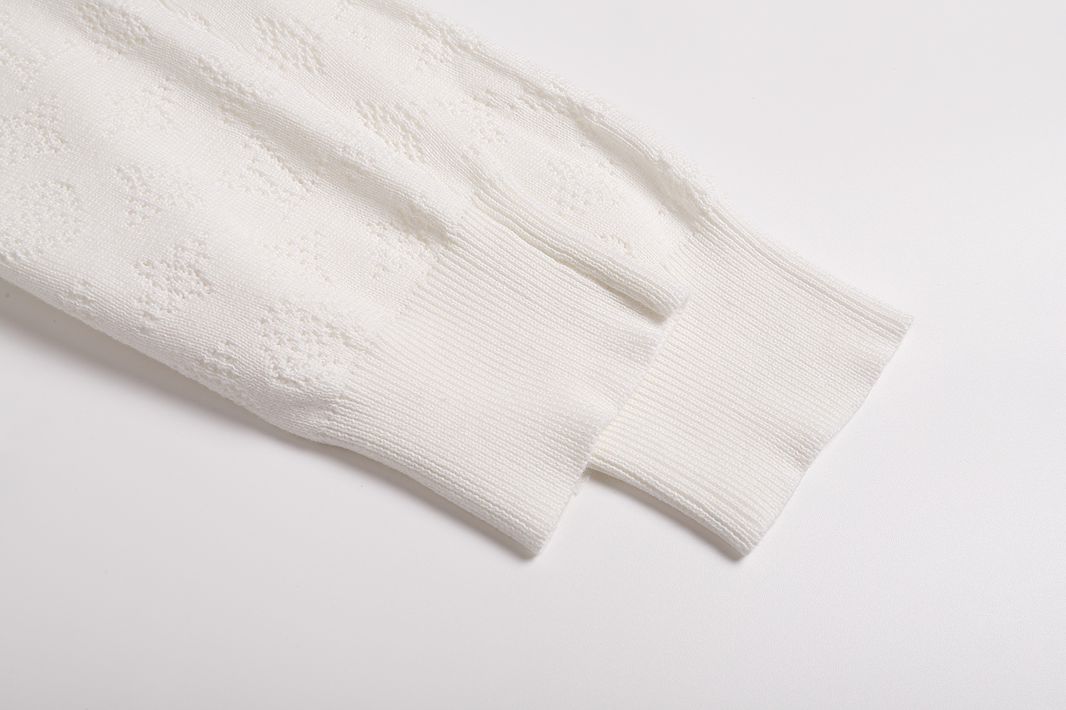 LOUIS VUITTON 路易威登  LV 挑孔 缝线毛衣 卫衣 长袖 米白B0