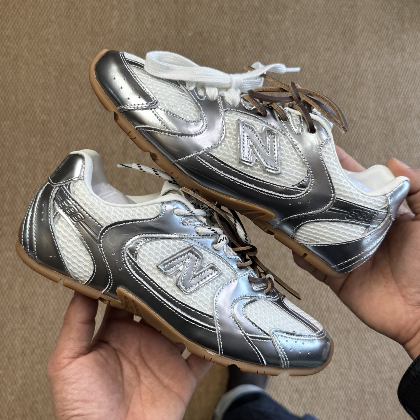 缪缪Miumiu x New Balance NB530 低筒 平底 复古跑鞋 休闲鞋 板鞋 运动鞋  女鞋 波鞋  液态银 5E165E_3L90_F0118_F_BD05