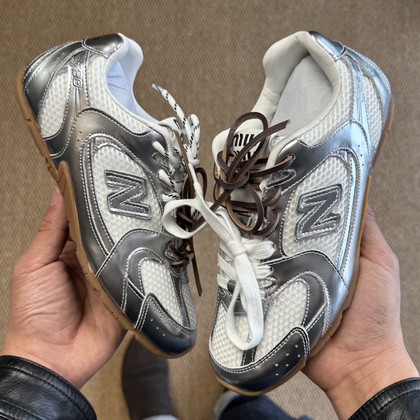 缪缪Miumiu x New Balance NB530 低筒 平底 复古跑鞋 休闲鞋 板鞋 运动鞋  女鞋 波鞋  液态银 5E165E_3L90_F0118_F_BD05