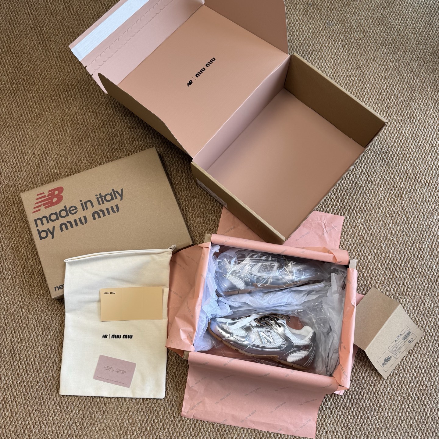 缪缪Miumiu x New Balance NB530 低筒 平底 复古跑鞋 休闲鞋 板鞋 运动鞋  女鞋 波鞋  液态银 5E165E_3L90_F0118_F_BD05