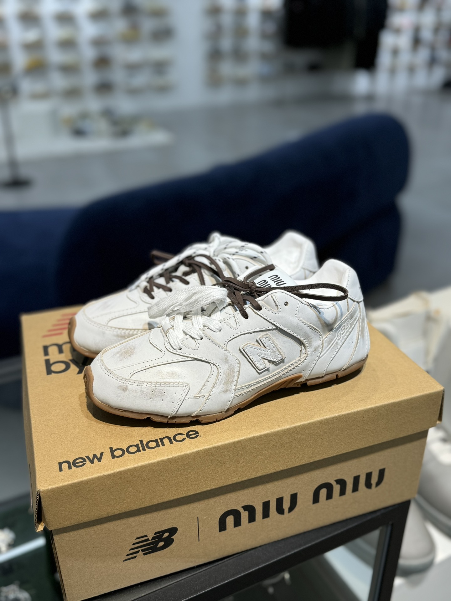 缪缪Miumiu x New Balance NB530 低筒 平底 复古跑鞋 休闲鞋 板鞋 运动鞋  女鞋 波鞋  白色 5E165E_3F33_F0009_F_D005
