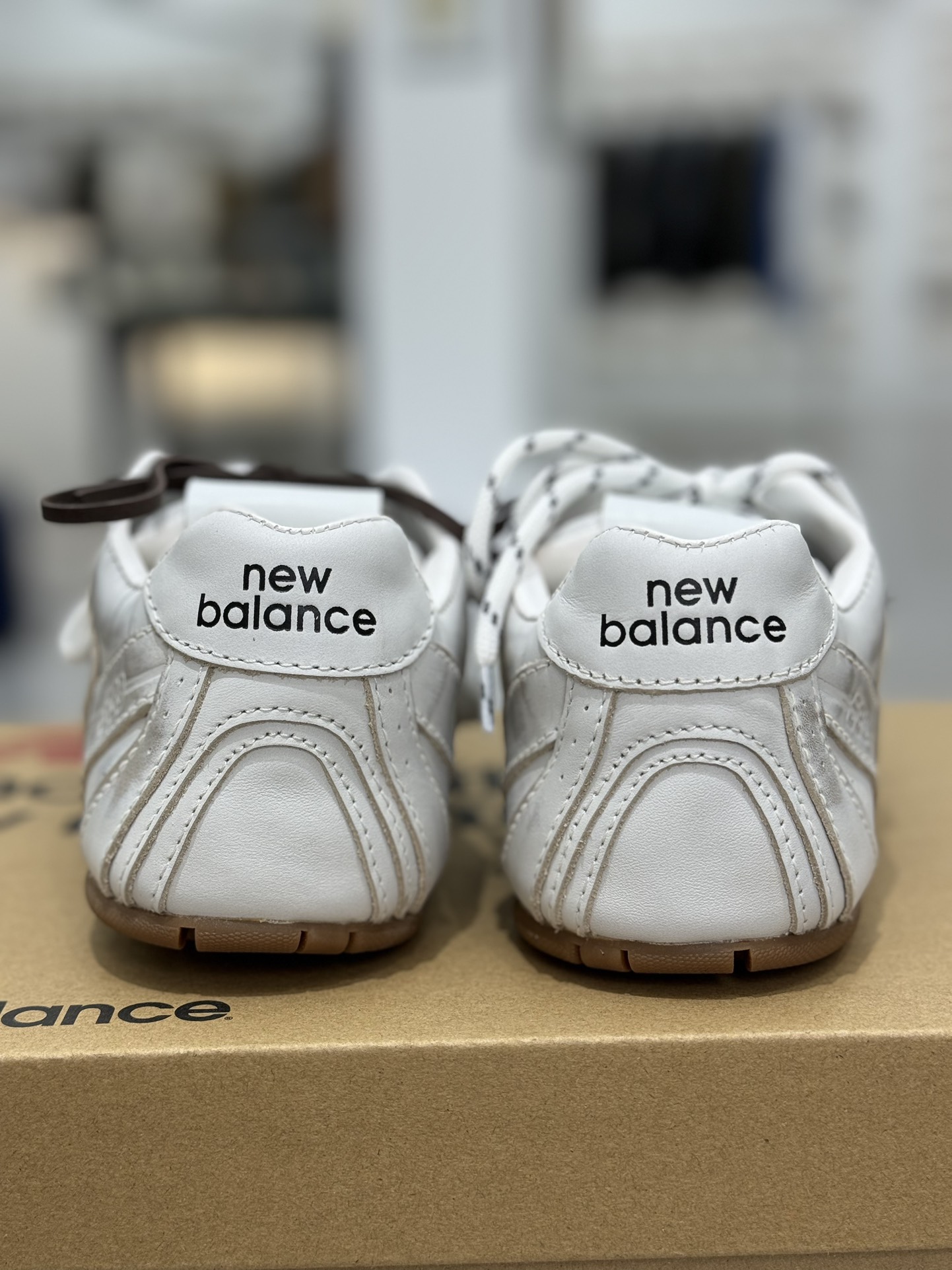 缪缪Miumiu x New Balance NB530 低筒 平底 复古跑鞋 休闲鞋 板鞋 运动鞋  女鞋 波鞋  白色 5E165E_3F33_F0009_F_D005