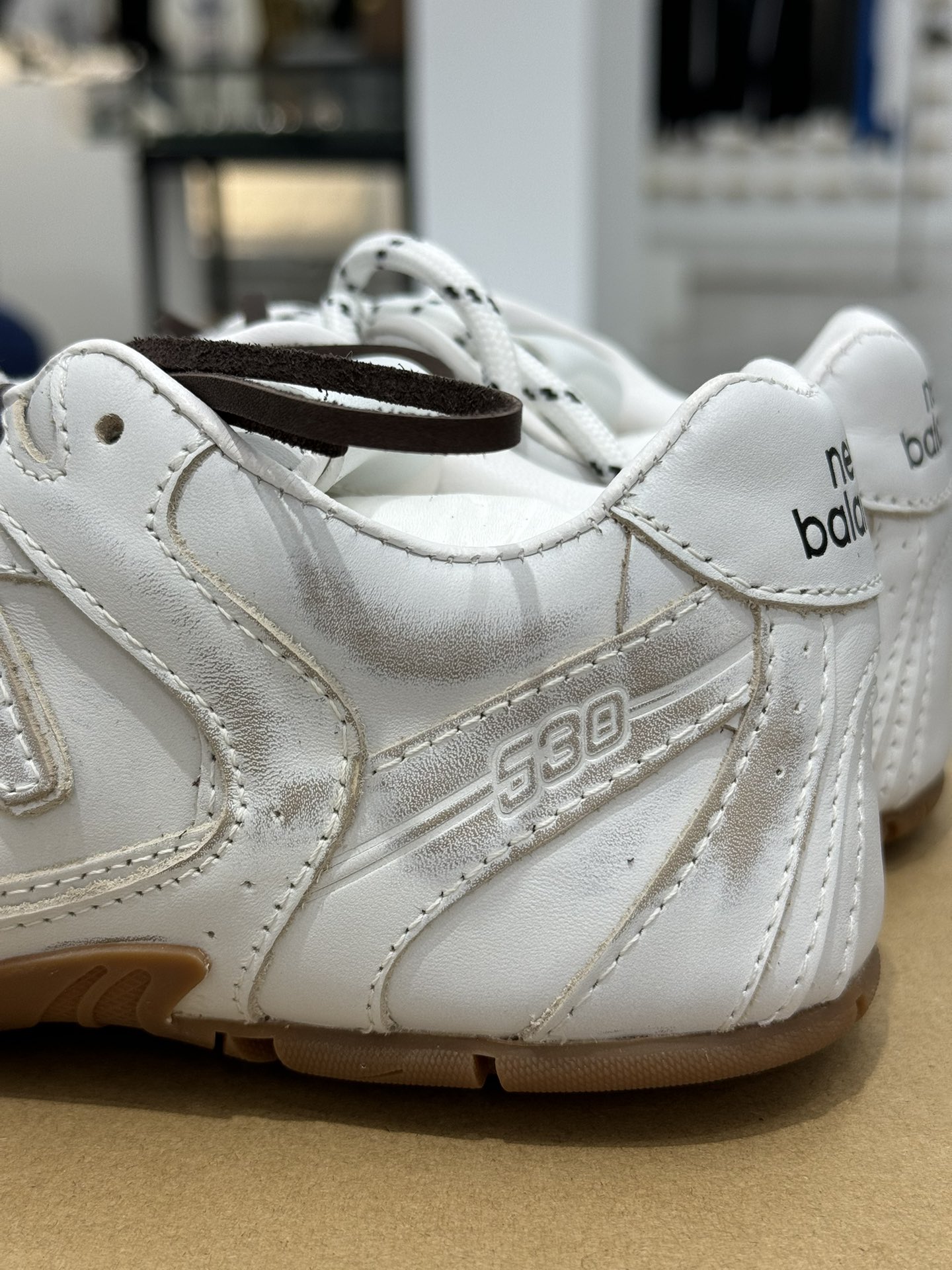 缪缪Miumiu x New Balance NB530 低筒 平底 复古跑鞋 休闲鞋 板鞋 运动鞋  女鞋 波鞋  白色 5E165E_3F33_F0009_F_D005