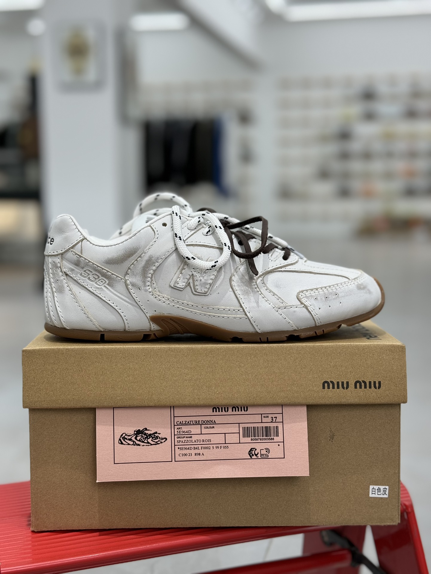 缪缪Miumiu x New Balance NB530 低筒 平底 复古跑鞋 休闲鞋 板鞋 运动鞋  女鞋 波鞋  白色 5E165E_3F33_F0009_F_D005