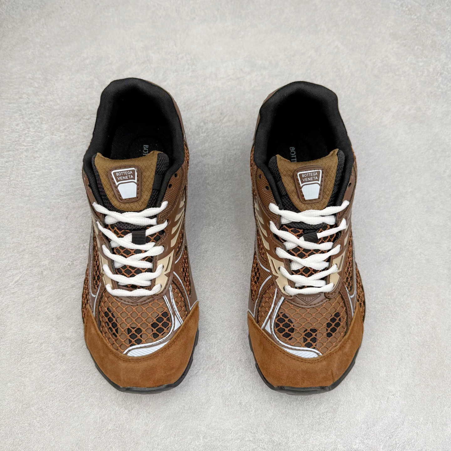 BV Orbit Runner 葆蝶 低筒 时尚舒适 老爹鞋 生活休闲鞋 板鞋 波鞋 棕色B5 816635V55B02419