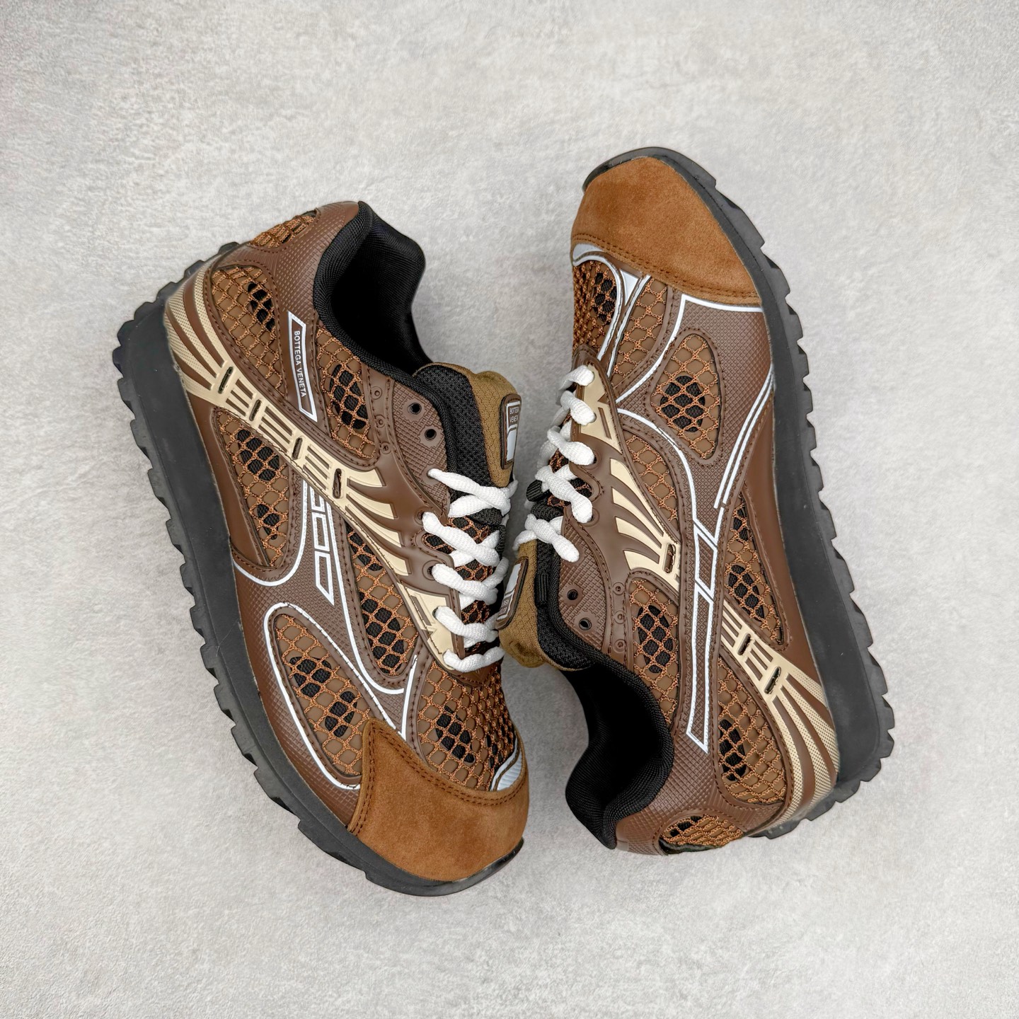 BV Orbit Runner 葆蝶 低筒 时尚舒适 老爹鞋 生活休闲鞋 板鞋 波鞋 棕色B5 816635V55B02419