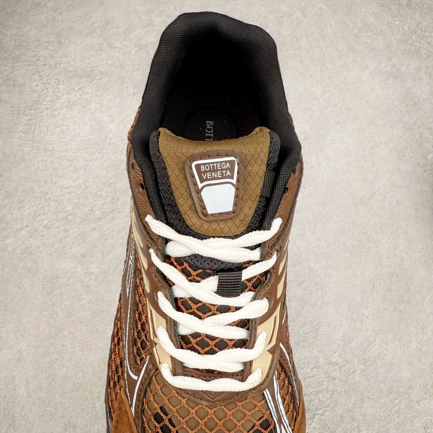 BV Orbit Runner 葆蝶 低筒 时尚舒适 老爹鞋 生活休闲鞋 板鞋 波鞋 棕色B5 816635V55B02419