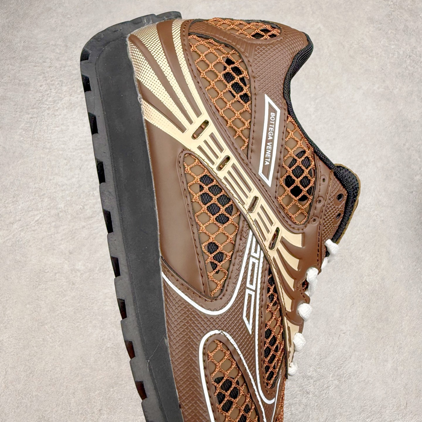 BV Orbit Runner 葆蝶 低筒 时尚舒适 老爹鞋 生活休闲鞋 板鞋 波鞋 棕色B5 816635V55B02419