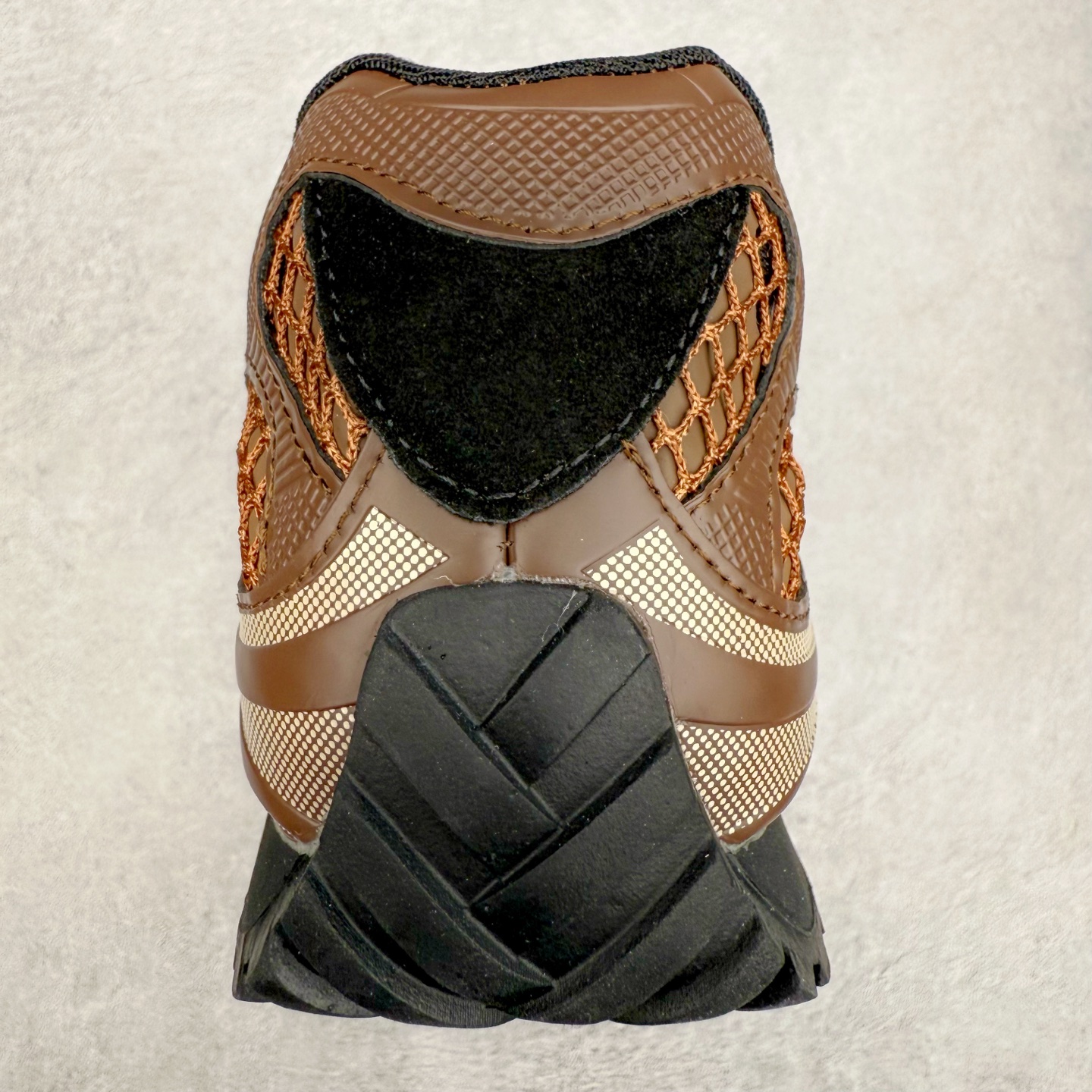 BV Orbit Runner 葆蝶 低筒 时尚舒适 老爹鞋 生活休闲鞋 板鞋 波鞋 棕色B5 816635V55B02419