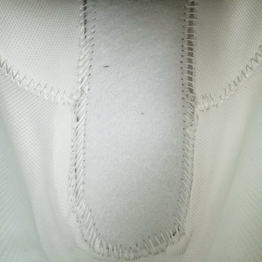 BV Orbit Runner 葆蝶 低筒 时尚舒适 老爹鞋 生活休闲鞋 板鞋 波鞋白色B5 741357V2X409013