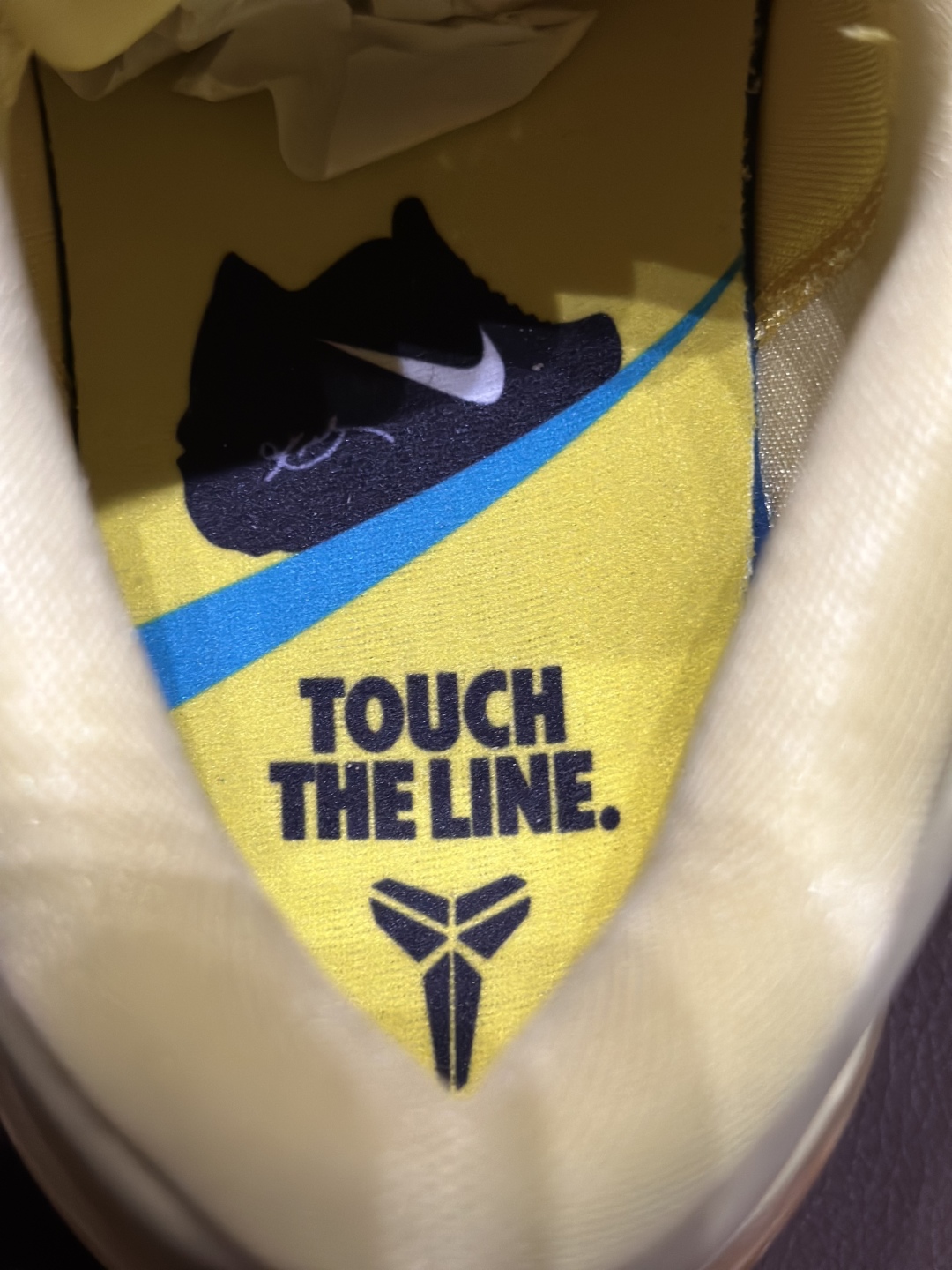 灭世MAX Kobe 4 CHBL 低筒 前后气垫  篮球 鞋 波鞋 街道休闲鞋 实战 男生球鞋  黄色耐高 IH0587-700