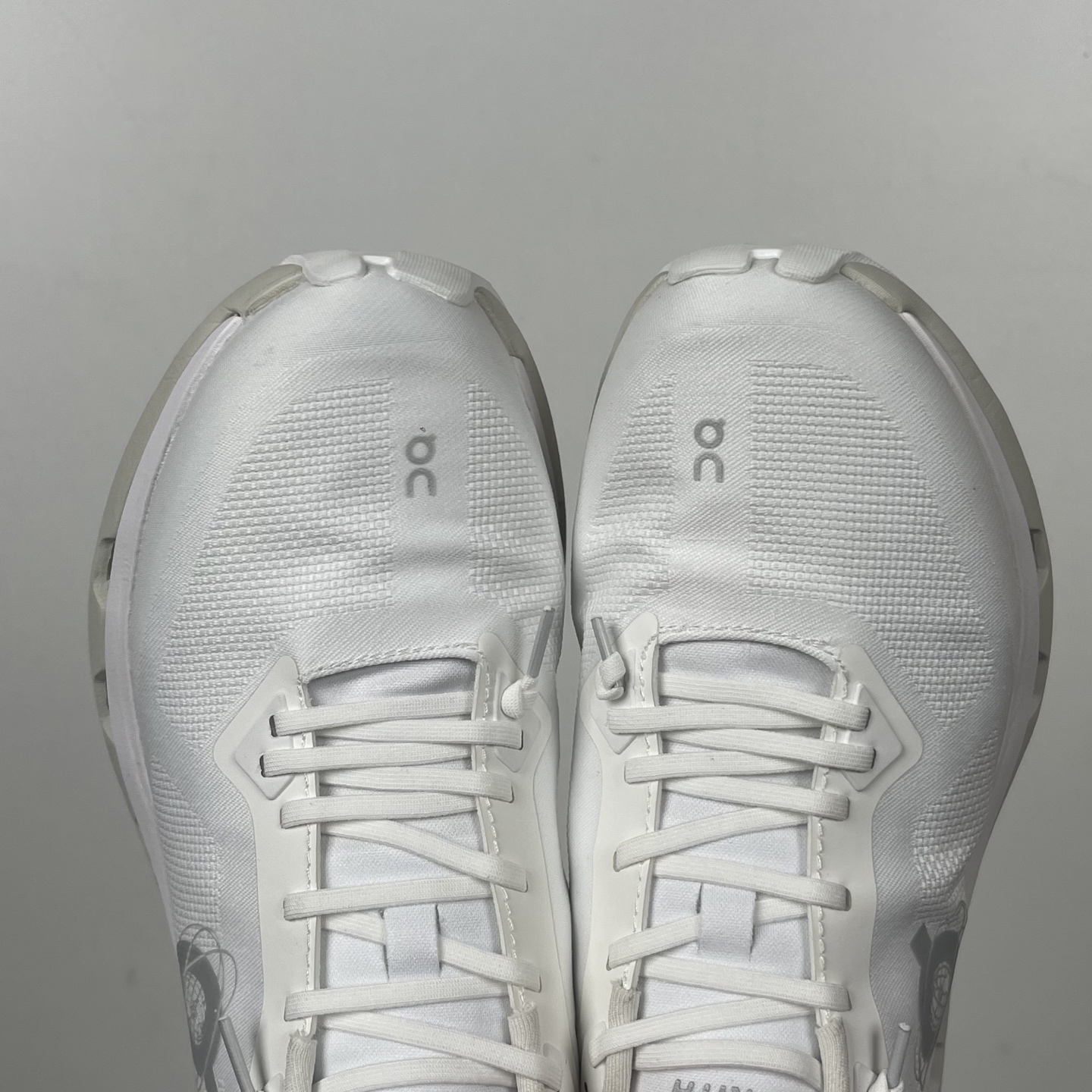 KITH 0n昂跑 Cloudzone 低筒 时尚舒适防滑耐磨  波鞋 跑步鞋 女款 男款 白色B0 3MF11130202