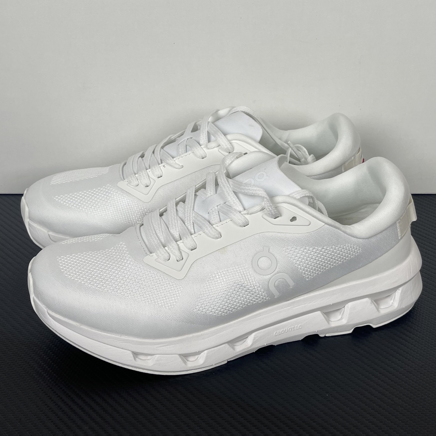 0n昂跑 Cloudzone 低筒 时尚舒适防滑耐磨  波鞋 跑步鞋 女款 男款 白色B0 3MF10081200