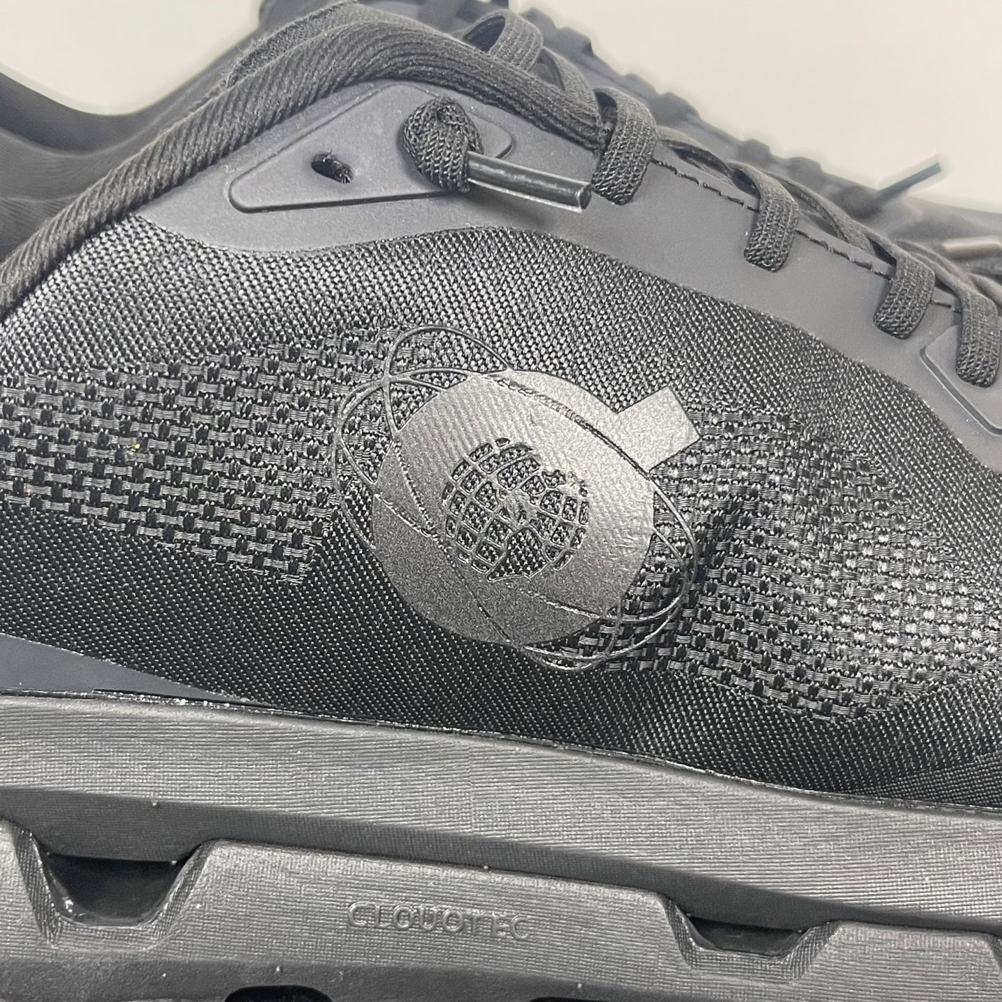  KITH 0n昂跑 Cloudzone 低筒 时尚舒适防滑耐磨  波鞋 跑步鞋 女款 男款 黑色B0 3MF11130485