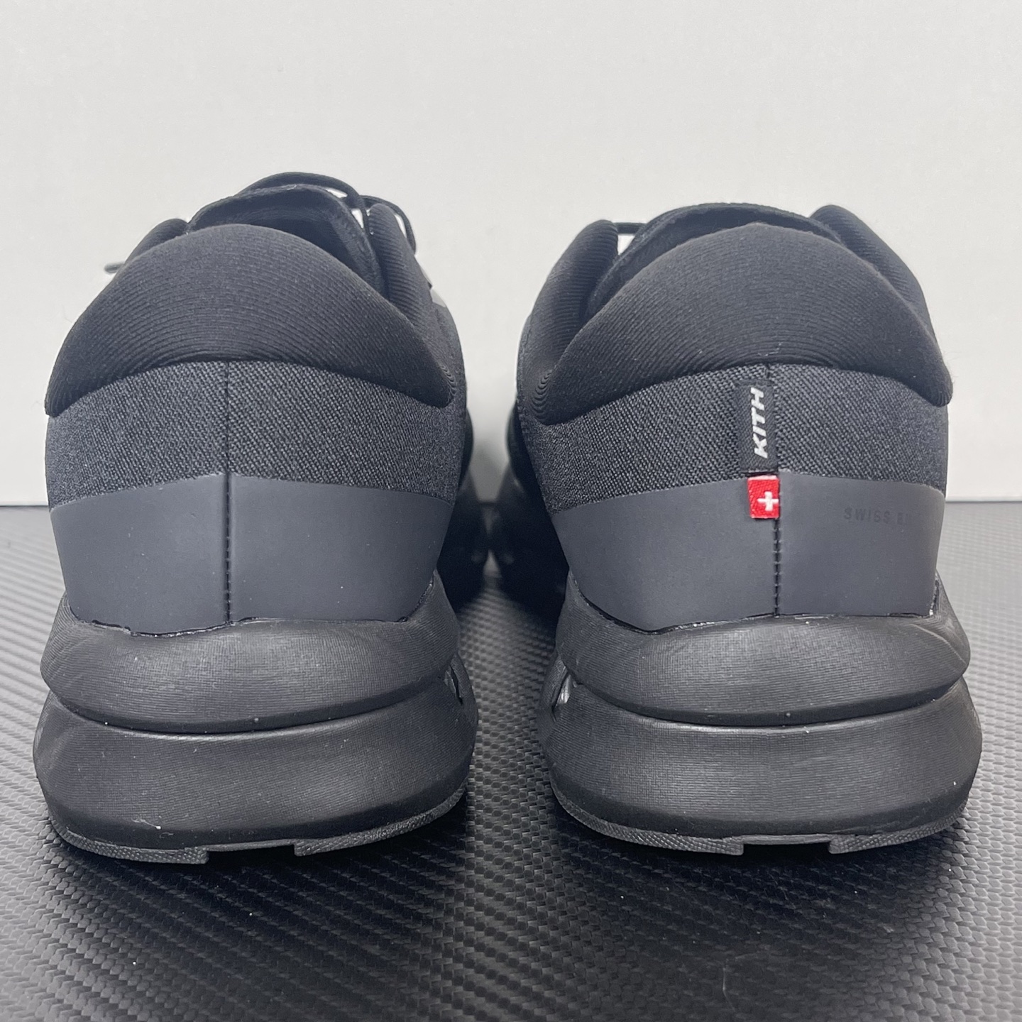  KITH 0n昂跑 Cloudzone 低筒 时尚舒适防滑耐磨  波鞋 跑步鞋 女款 男款 黑色B0 3MF11130485