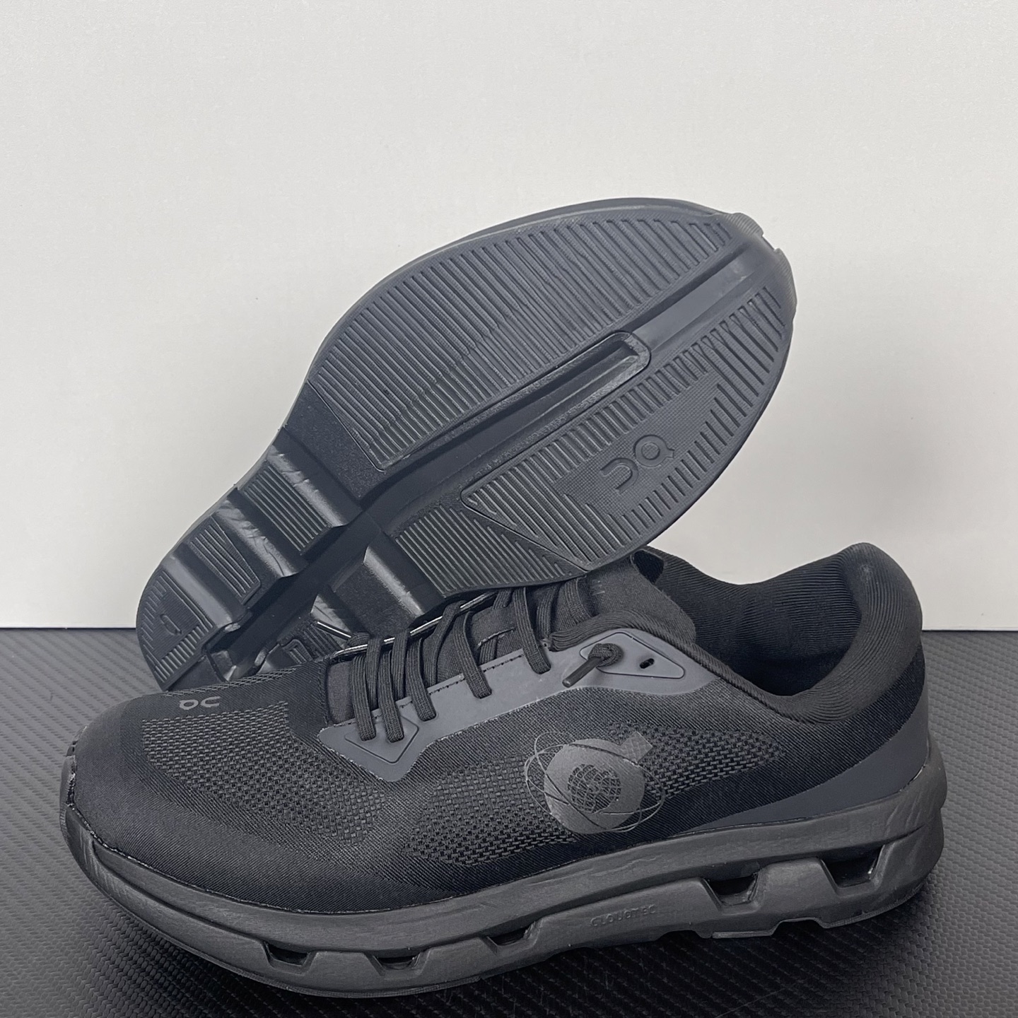  KITH 0n昂跑 Cloudzone 低筒 时尚舒适防滑耐磨  波鞋 跑步鞋 女款 男款 黑色B0 3MF11130485