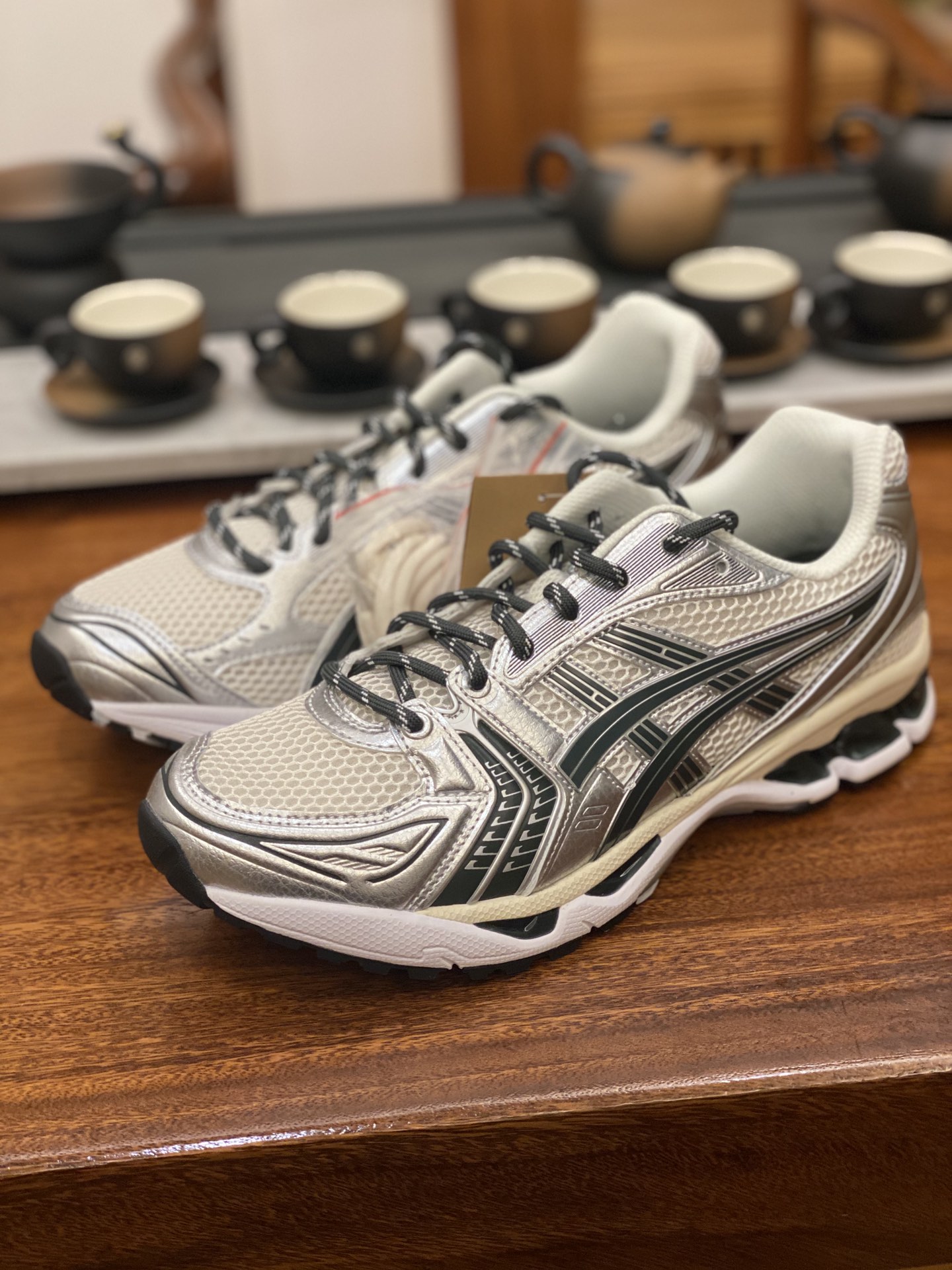 新版KITH ASICS GEL-KAYANO K14 亚瑟士  低筒 减震 户外 运动鞋 跑步鞋  休闲鞋 板鞋 男女同款  银米黑 1203A566-100