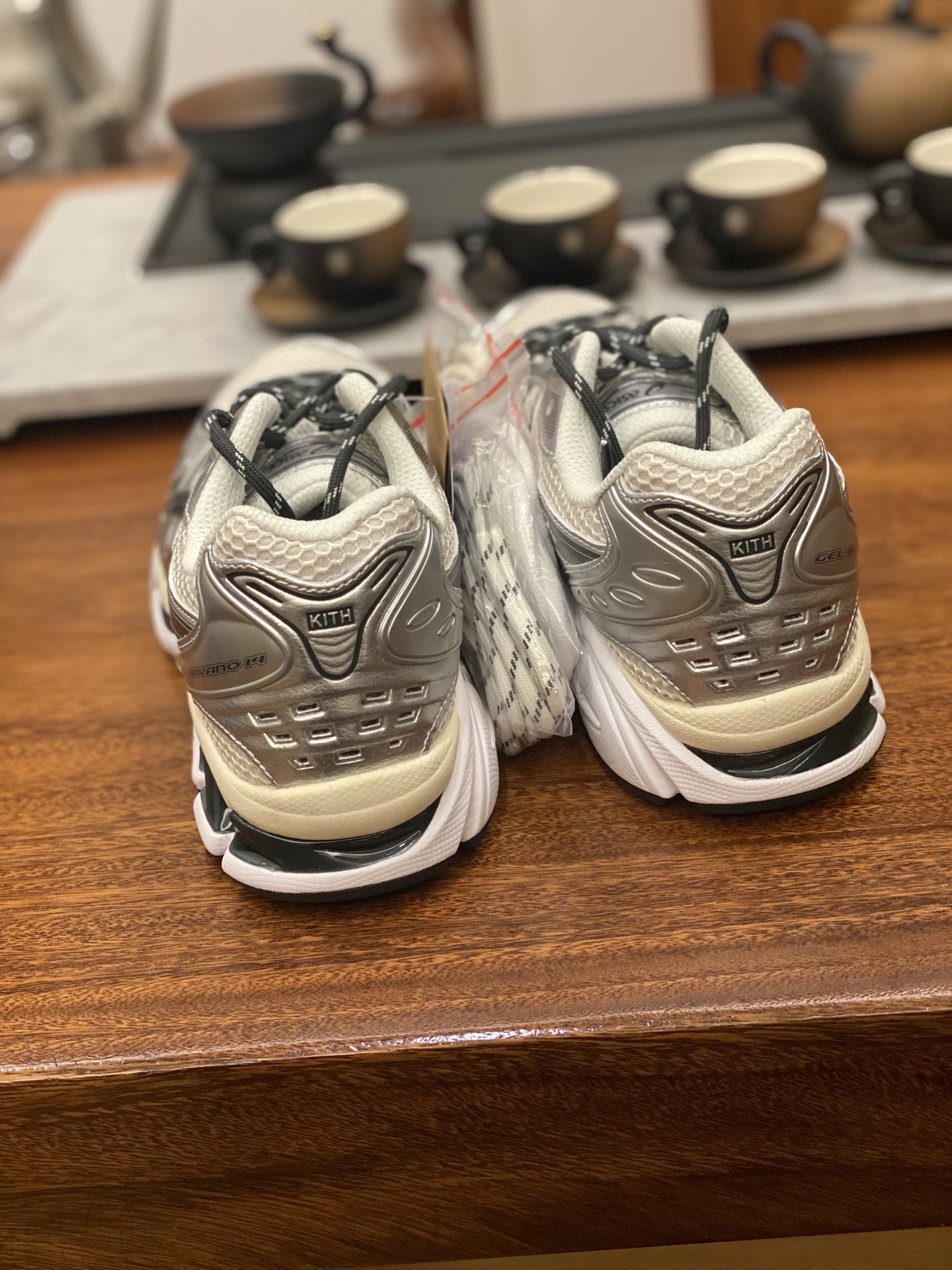 新版KITH ASICS GEL-KAYANO K14 亚瑟士  低筒 减震 户外 运动鞋 跑步鞋  休闲鞋 板鞋 男女同款  银米黑 1203A566-100