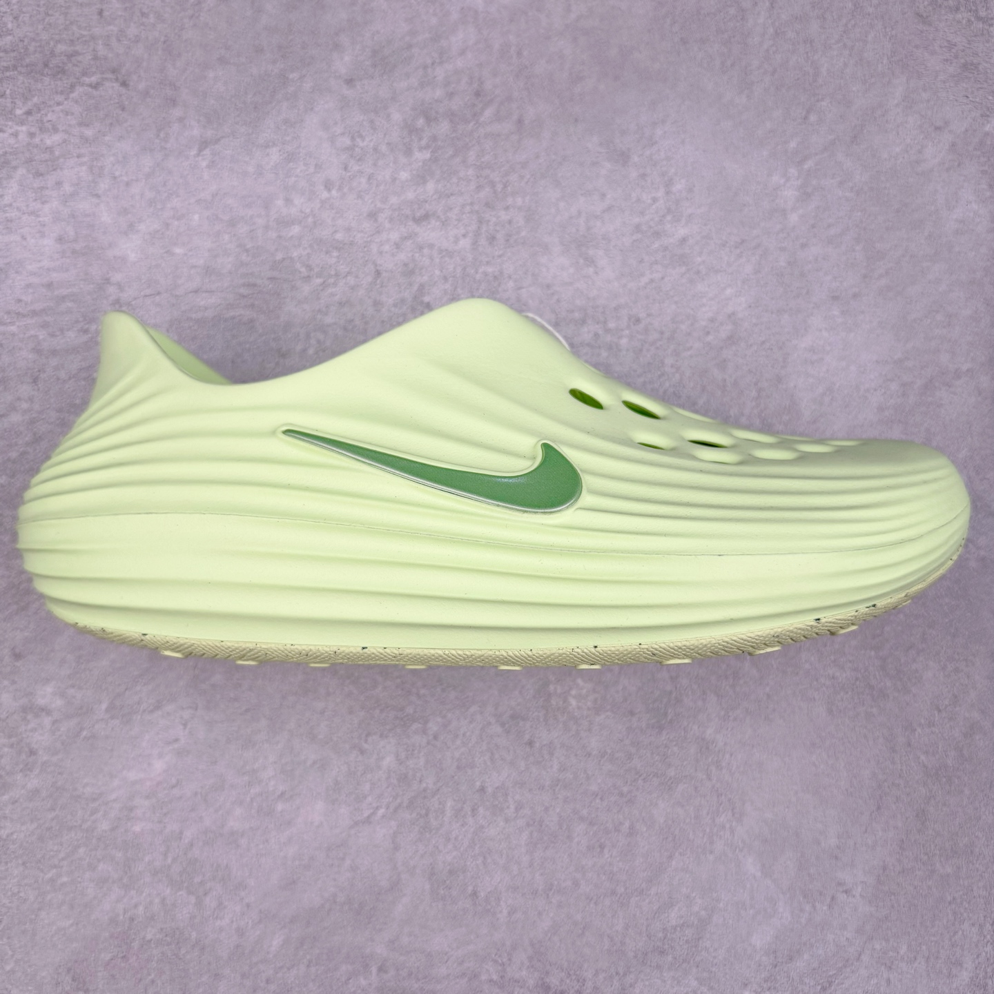 正确复合底 Nike Reactx Rejuven8 洞洞鞋 简约舒适  室外拖鞋 男女同款 绿色 HV5062-700