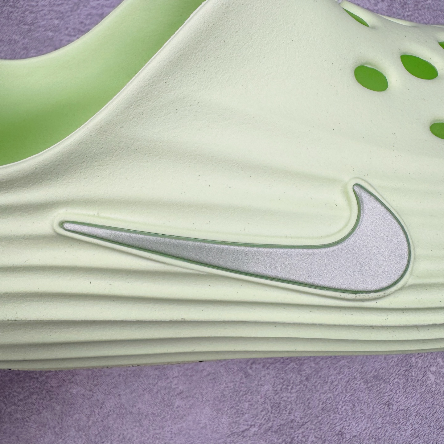 正确复合底 Nike Reactx Rejuven8 洞洞鞋 简约舒适  室外拖鞋 男女同款 绿色 HV5062-700