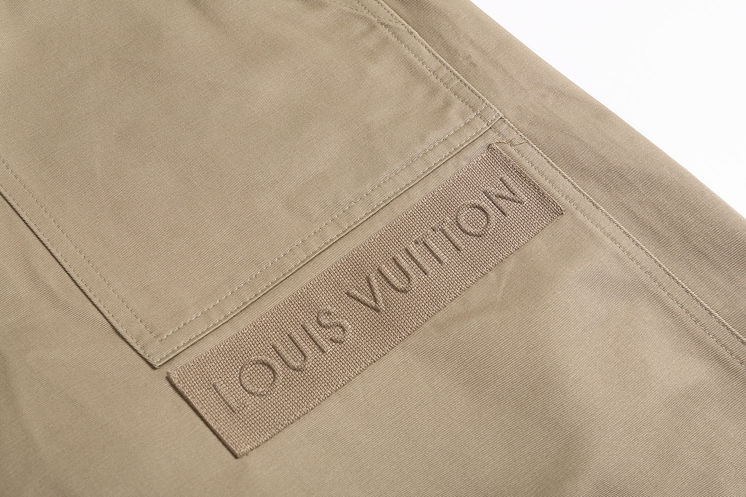 LOUIS VUITTON 路易威登 LV 贴标logo  短裤  休闲裤 裤子 五分裤 卡其A5 1AHDD7