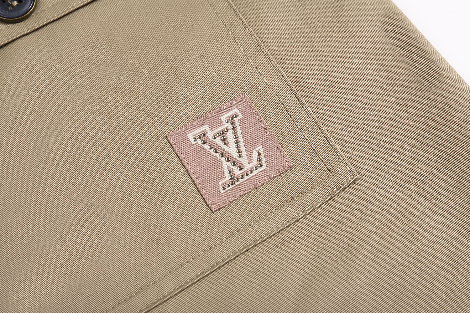 LOUIS VUITTON 路易威登 LV 贴标logo  短裤  休闲裤 裤子 五分裤 卡其A5 1AHDD7