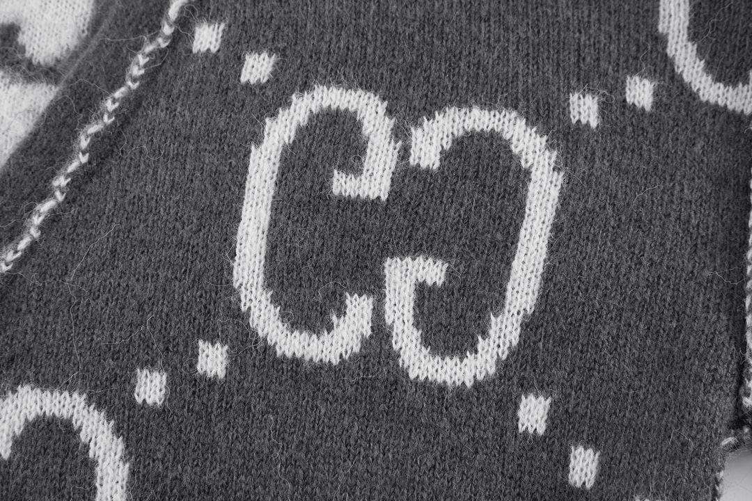 GUCCl 古驰 双面提花马海毛开衫 V领 外套 纯色 斜纹 尖领 长袖 凤搂B5 635160-XKBK2-9260