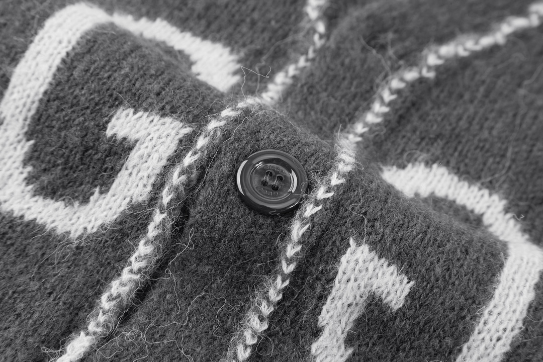 GUCCl 古驰 双面提花马海毛开衫 V领 外套 纯色 斜纹 尖领 长袖 凤搂B5 635160-XKBK2-9260